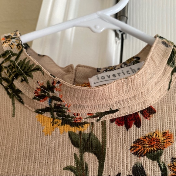 Excellent condition. Inches Measure: 25 shoulder to hem; 19 armpit to armpit. - Picture 3 of 7